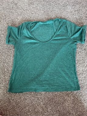 Women’s Scoop Neck Tee